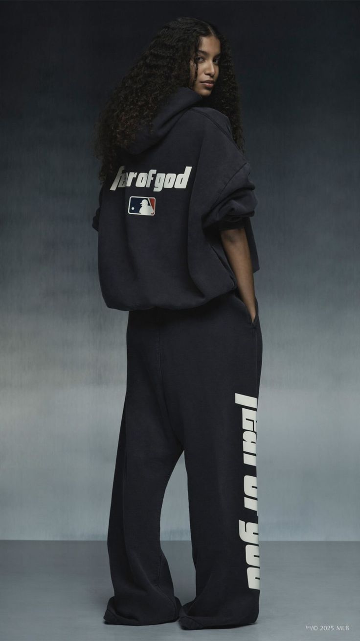 Essentials Hoodie Canada: Casual Wear Made Chic and Comfortable